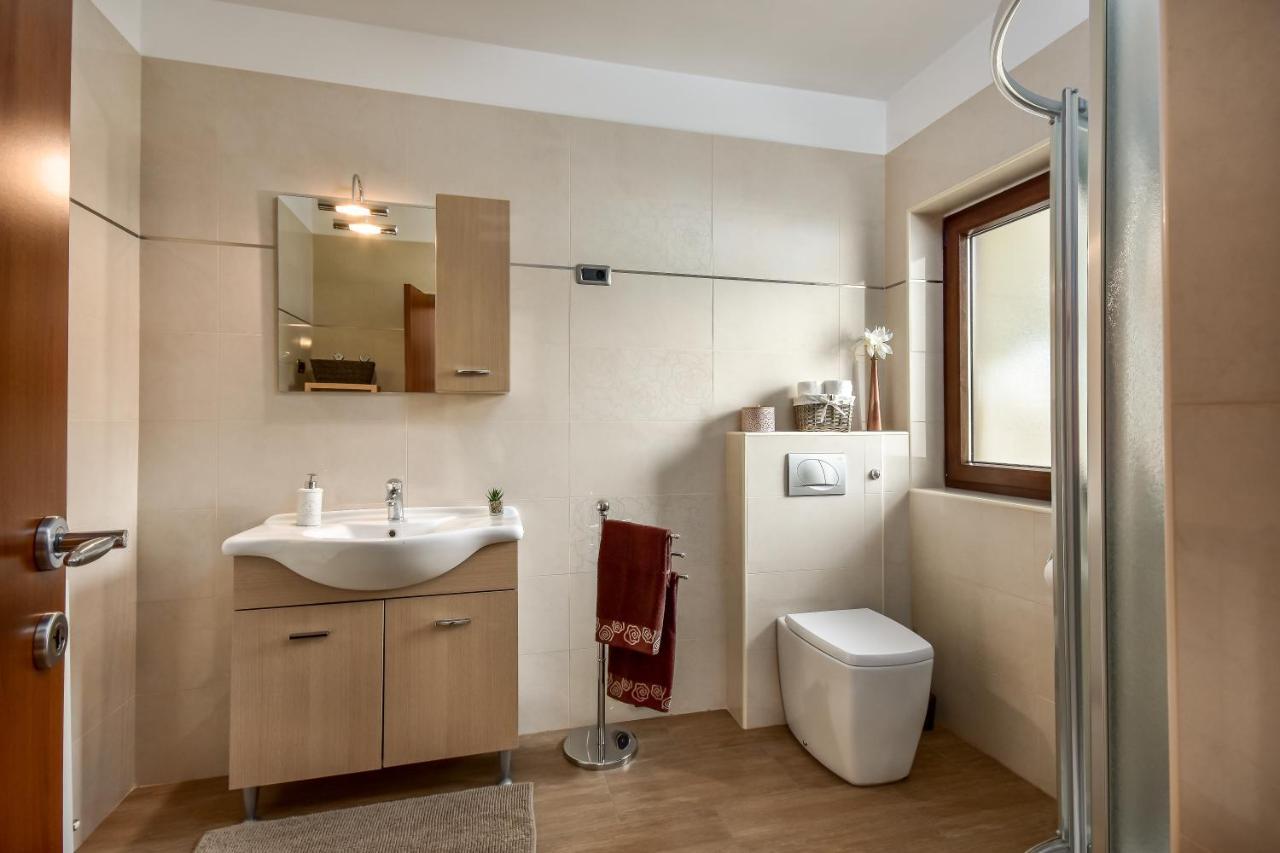 Apartman Grabar Roč Exteriör bild